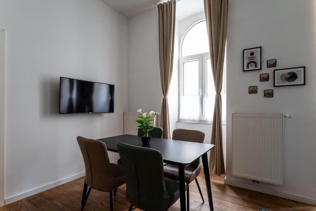 Sleek 1Br Flat Near Center By Hm Apartment Vienna Luaran gambar